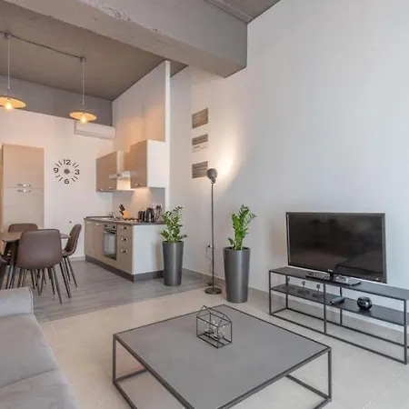 Modern-retro Chic Style By The Sea