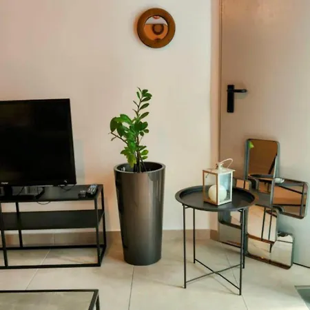 Modern-retro Chic Style By The Sea * Sliema