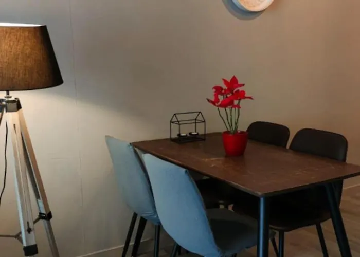 Modern-retro Chic Style By The Sea