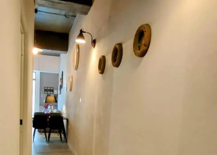 Modern-retro Chic Style By The Sea *