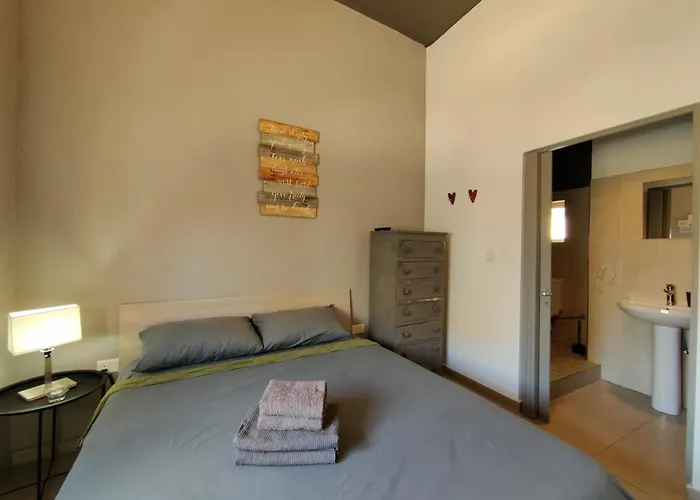 Apartment Modern-retro Chic Style By The Sea *