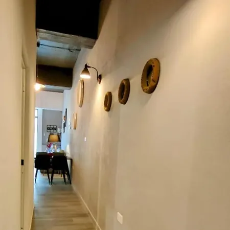 Modern-retro Chic Style By The Sea *